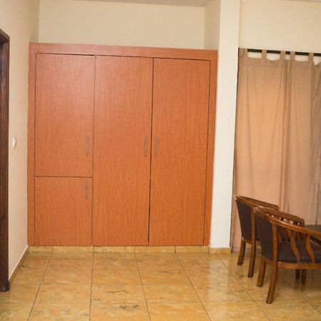Hôtel Marbella Lomé Buitenkant foto