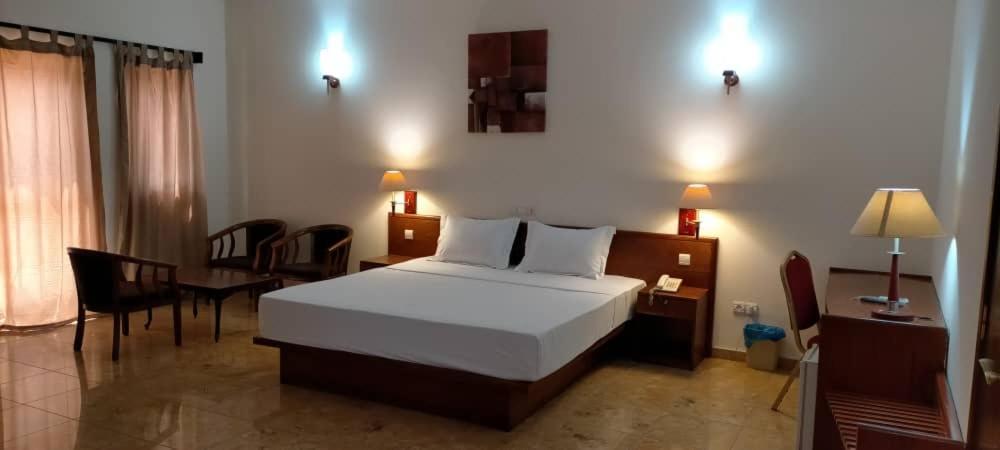 Hôtel Marbella Lomé Buitenkant foto