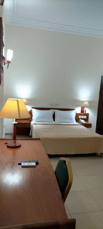 Hôtel Marbella Lomé Buitenkant foto