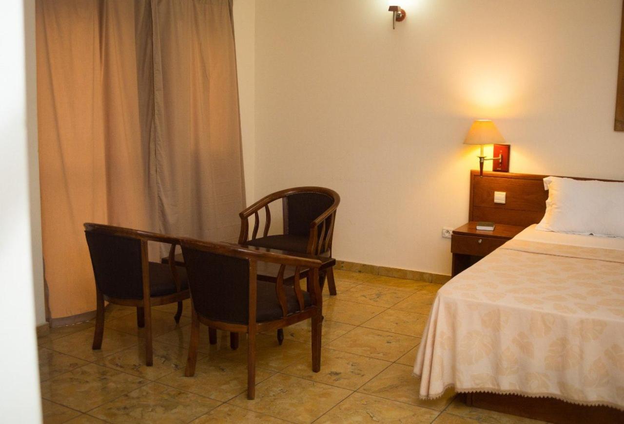 Hôtel Marbella Lomé Buitenkant foto